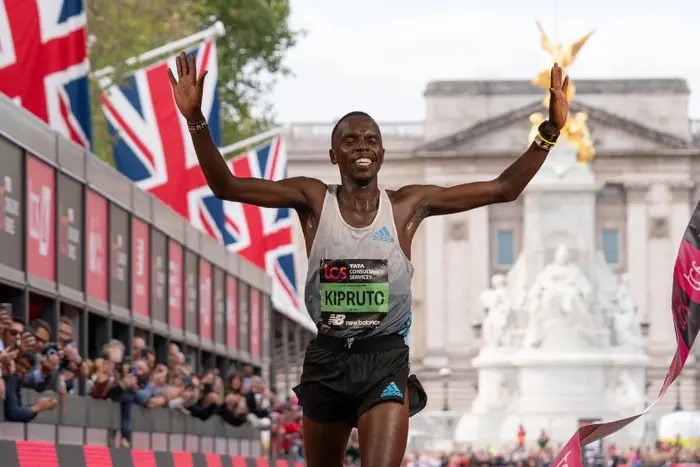 Chicago Marathon 2026: Amos Kipruto Conquers Men’s Field as Sharon Lokedi, Brigid Kosgei Complete Podium