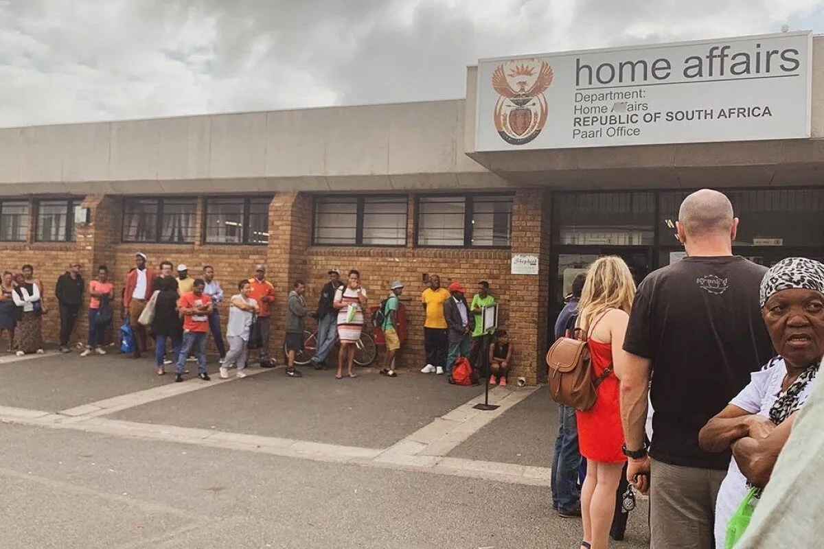 BREAKING: Home Affairs withdraws asylum directive after violent protests
