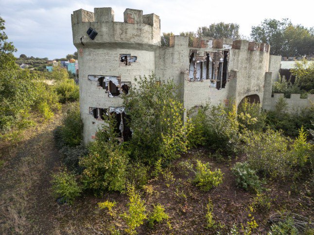 Crumbling theme park left to rot now looks like a scene from the Last of Us