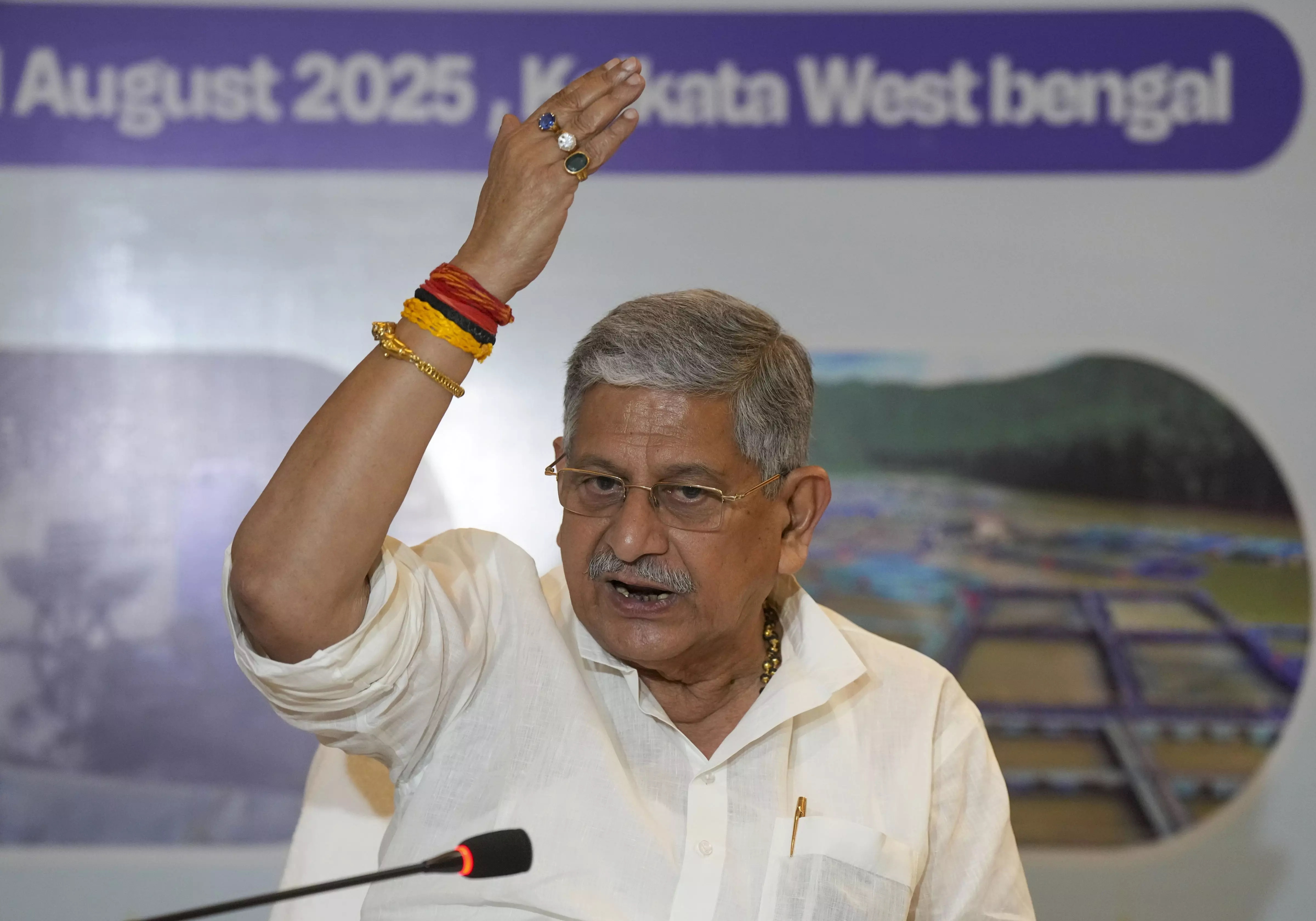 Anant To Stop Attacks, Won’t Campaign For Neeraj