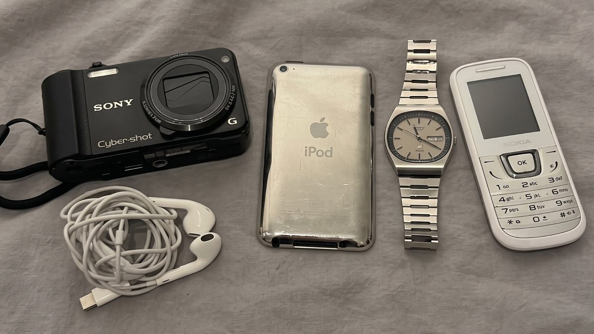 67 Vintage Tech Finds For Anyone Who Misses Buttons, Cassettes, And Chunky Electronics