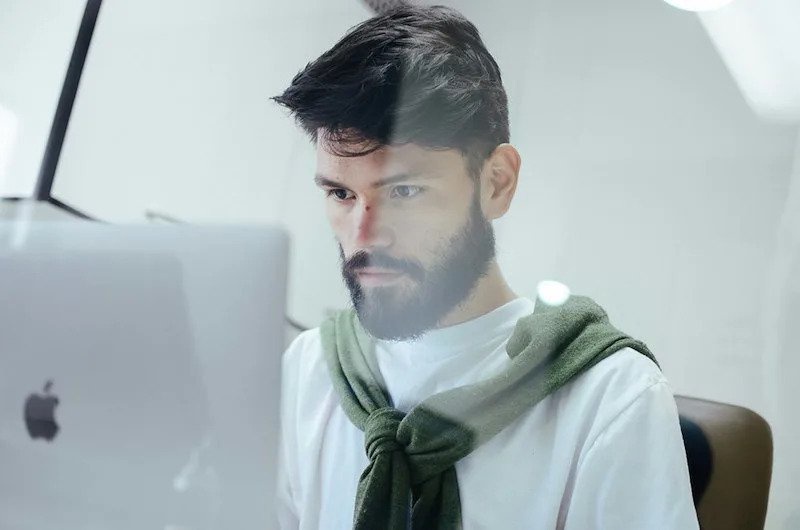 Tech employee working 50-hour-weeks makes massive mistake impacting 500 servers