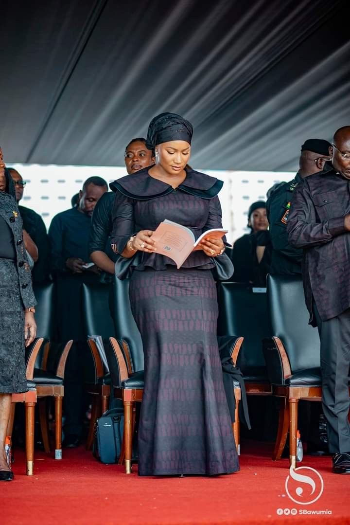 Classy Black and White Funeral Outfits: Respecting Tradition with Style