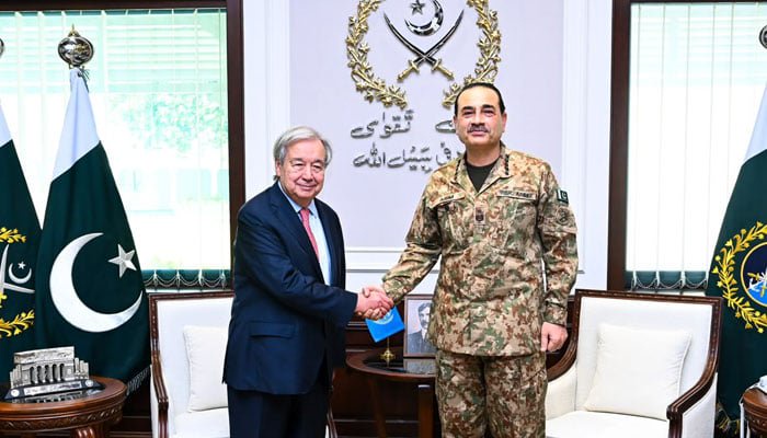 In meeting with UN chief, CDF Munir reaffirms Pakistan’s commitment to int’l peace