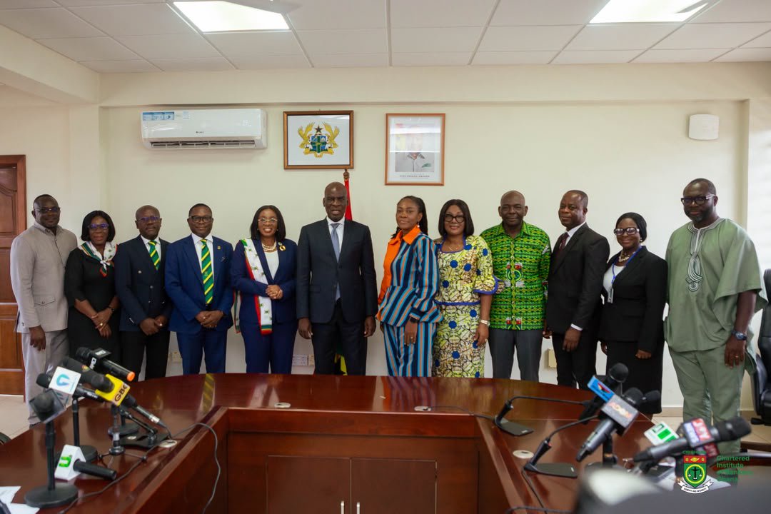 Chartered Institute Of Bankers, Ghana’s New Governing Council Sworn Into Office By Education Minister