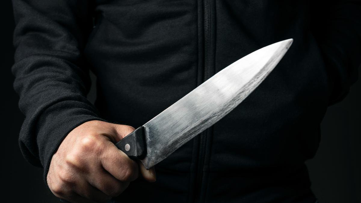 Woman injured in knife attack after quarrel at Bengaluru park