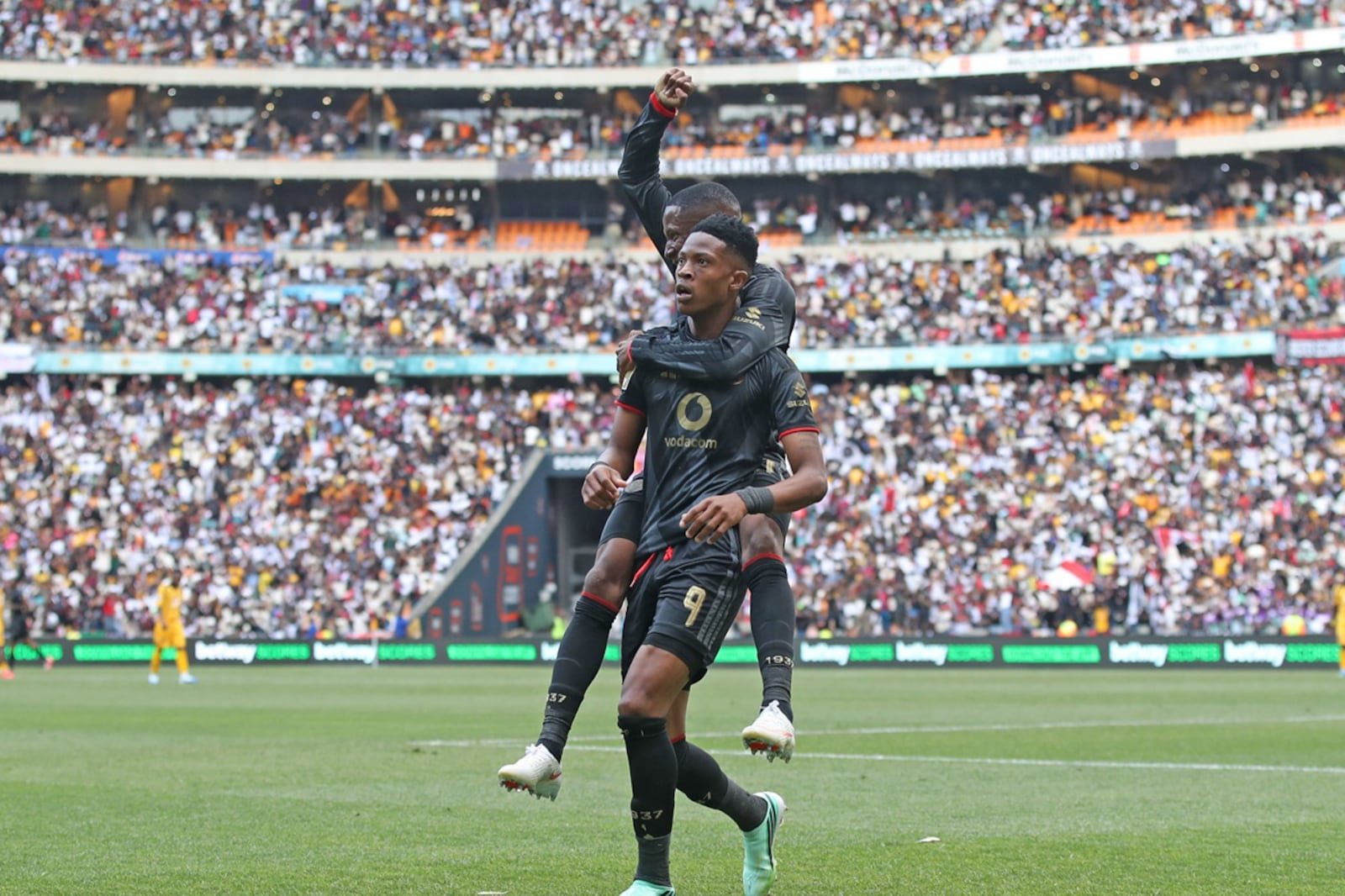 Thierry Henry watches Orlando Pirates extend dominance over Kaizer Chiefs