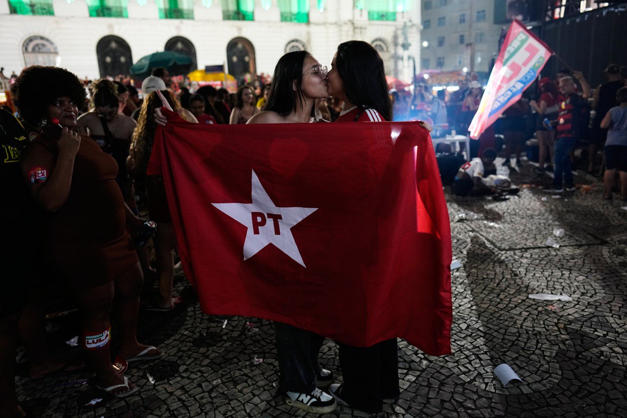 Bolsonaro and Lula head to a runoff in Brazil’s presidential election