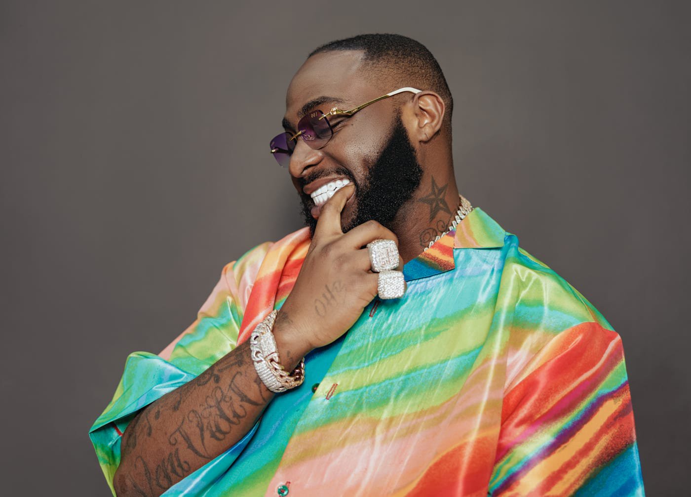 Davido’s aide offers reward for phone stolen at Zlatan’s wedding