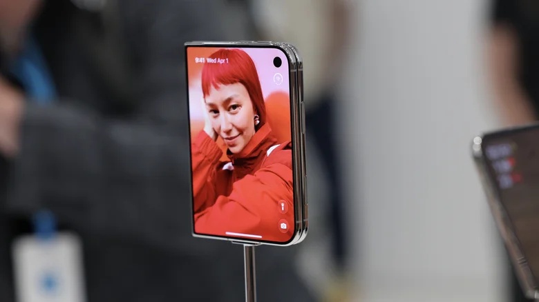 8 New Android Phones & iPhone Models Coming Out Soon