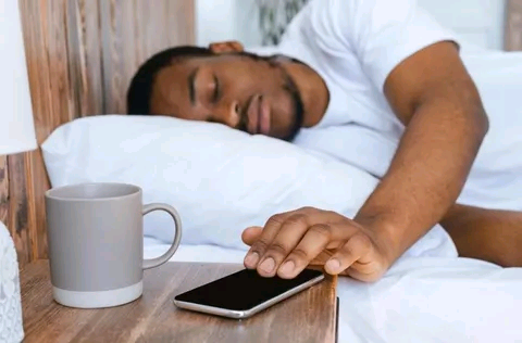 6 Things That Can Happen When You Sleep Immediately After Eating