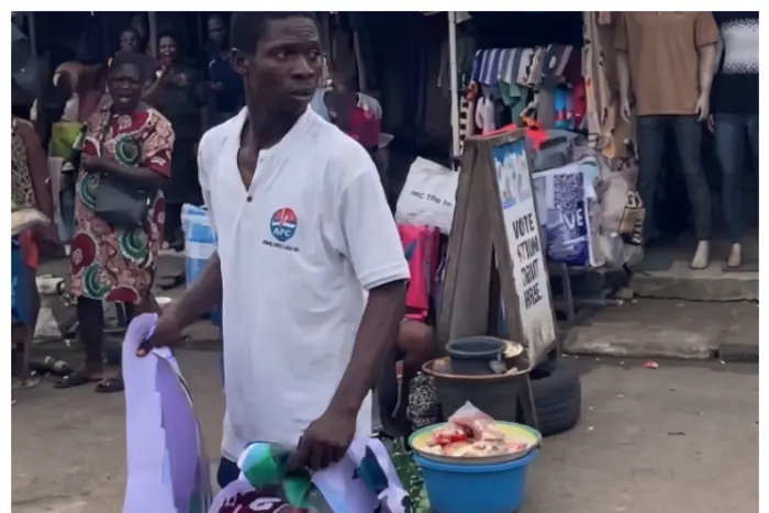 Man runs for his life as angry crowd charges towards him after he declared support for Tinubu in market