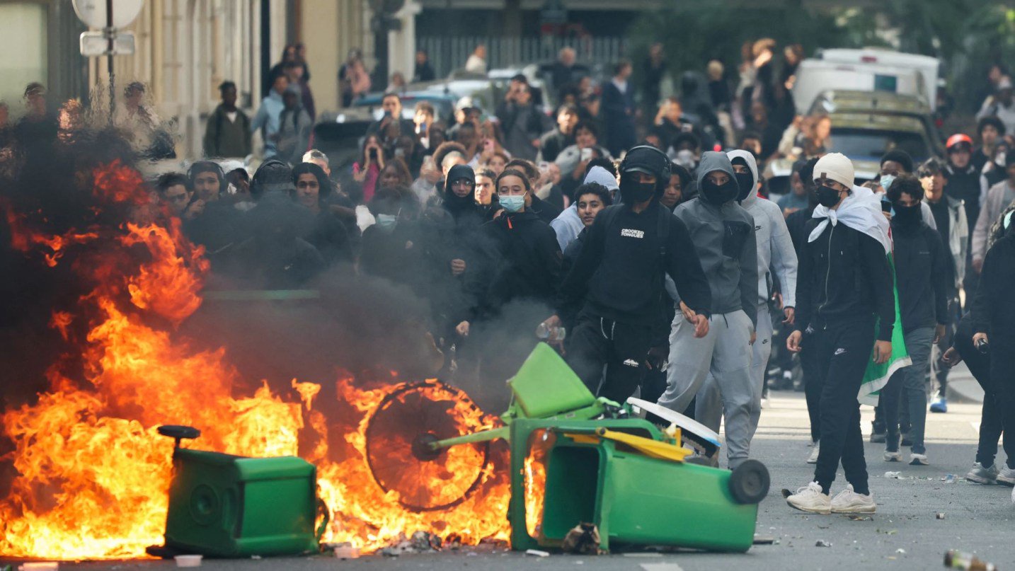 France closes up to 500 schools amid violent protests with teenagers ‘ransacking’ classrooms & teachers injured