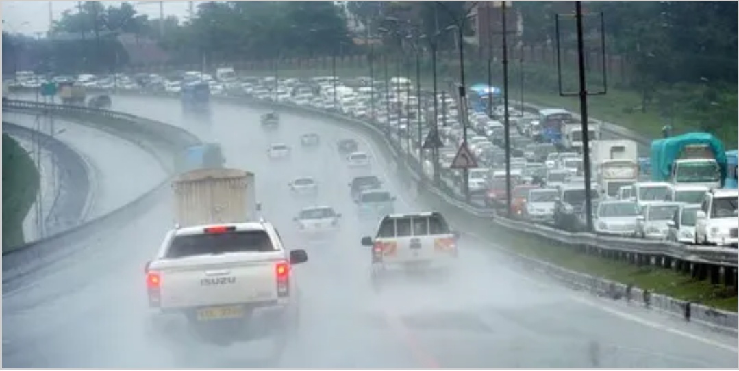 Heavy Rains Set To Pound Nairobi And Dozens Of Counties For Five Days As Floods Cripple Major Roads