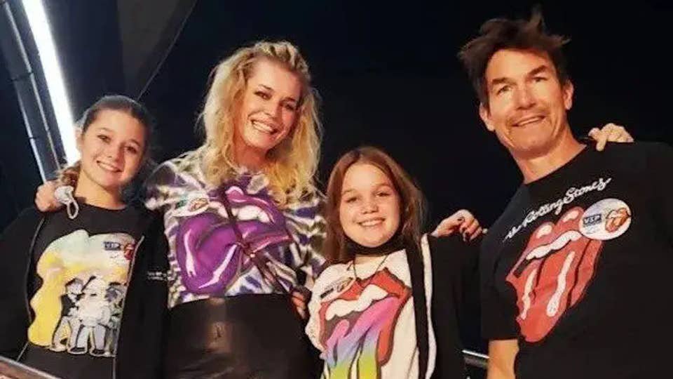Jerry O’Connell and Rebecca Romijn’s twin daughters, 17, look all grown up in rare new photos