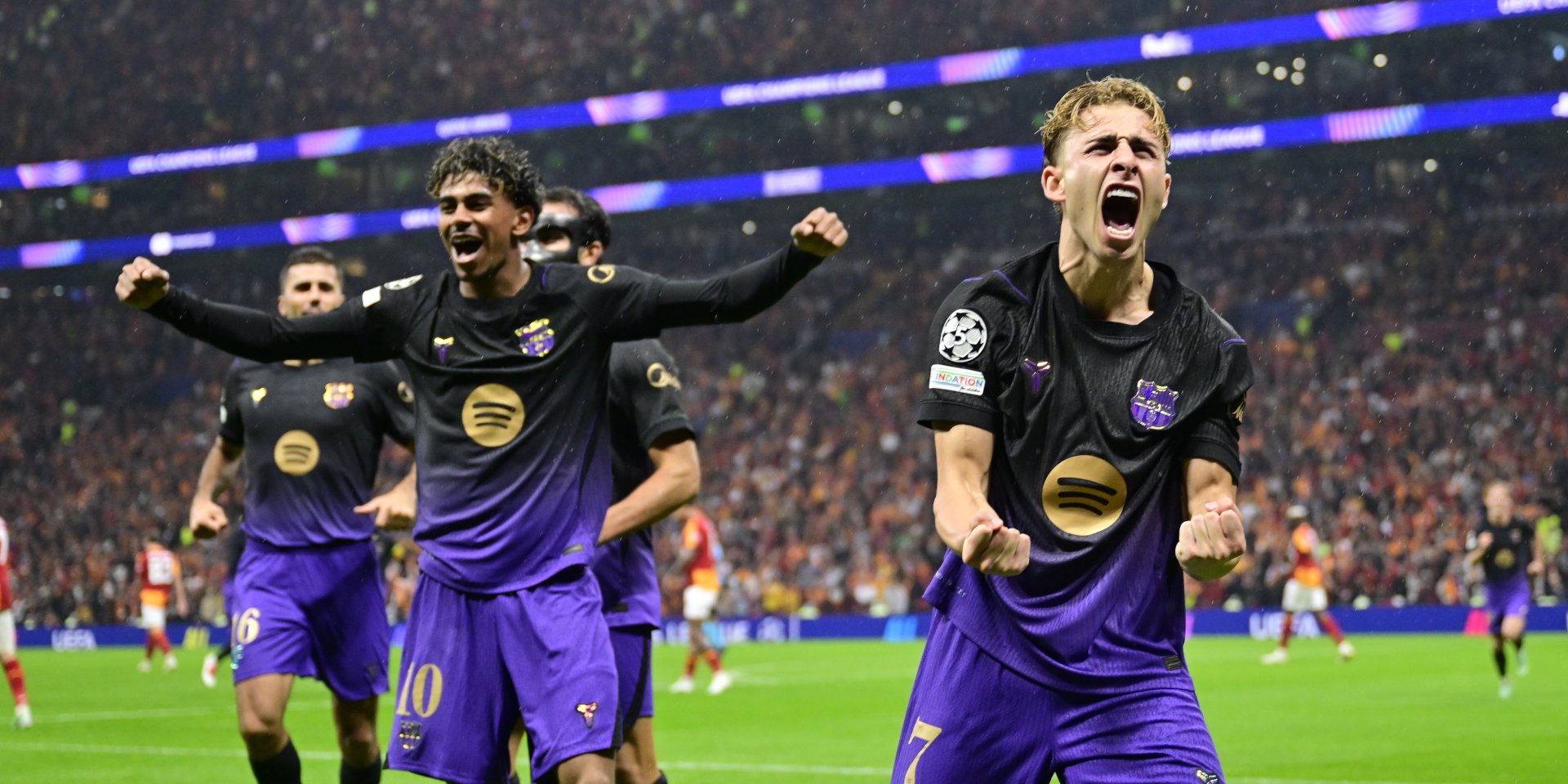 Yamal stays cool at boiling Galatasaray to lift Barcelona to victory