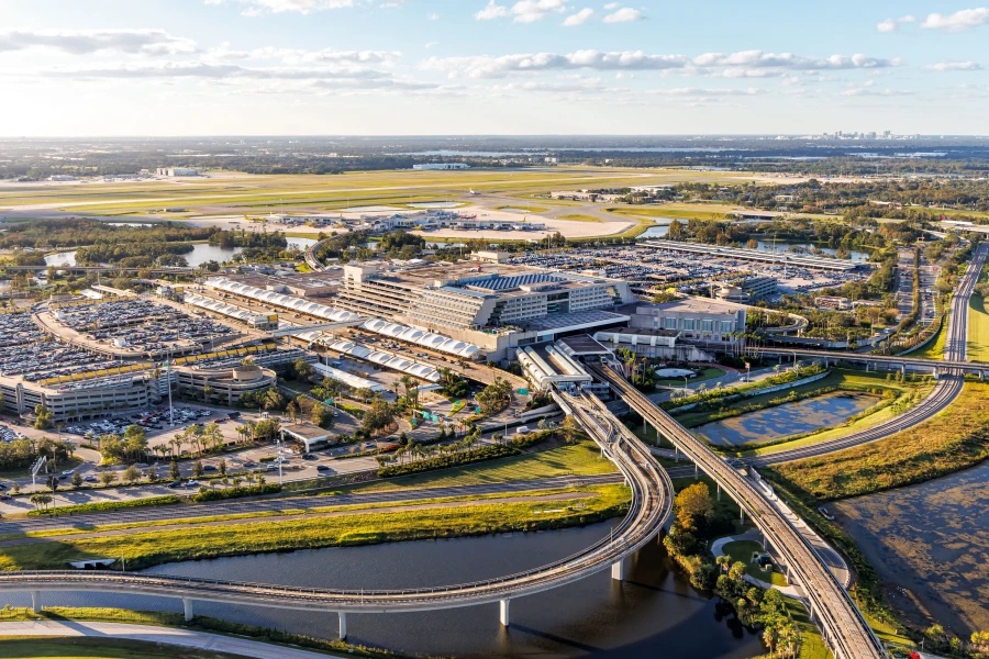 These Are the 11 Biggest Airports in the U.S.—A List That Might Surprise You