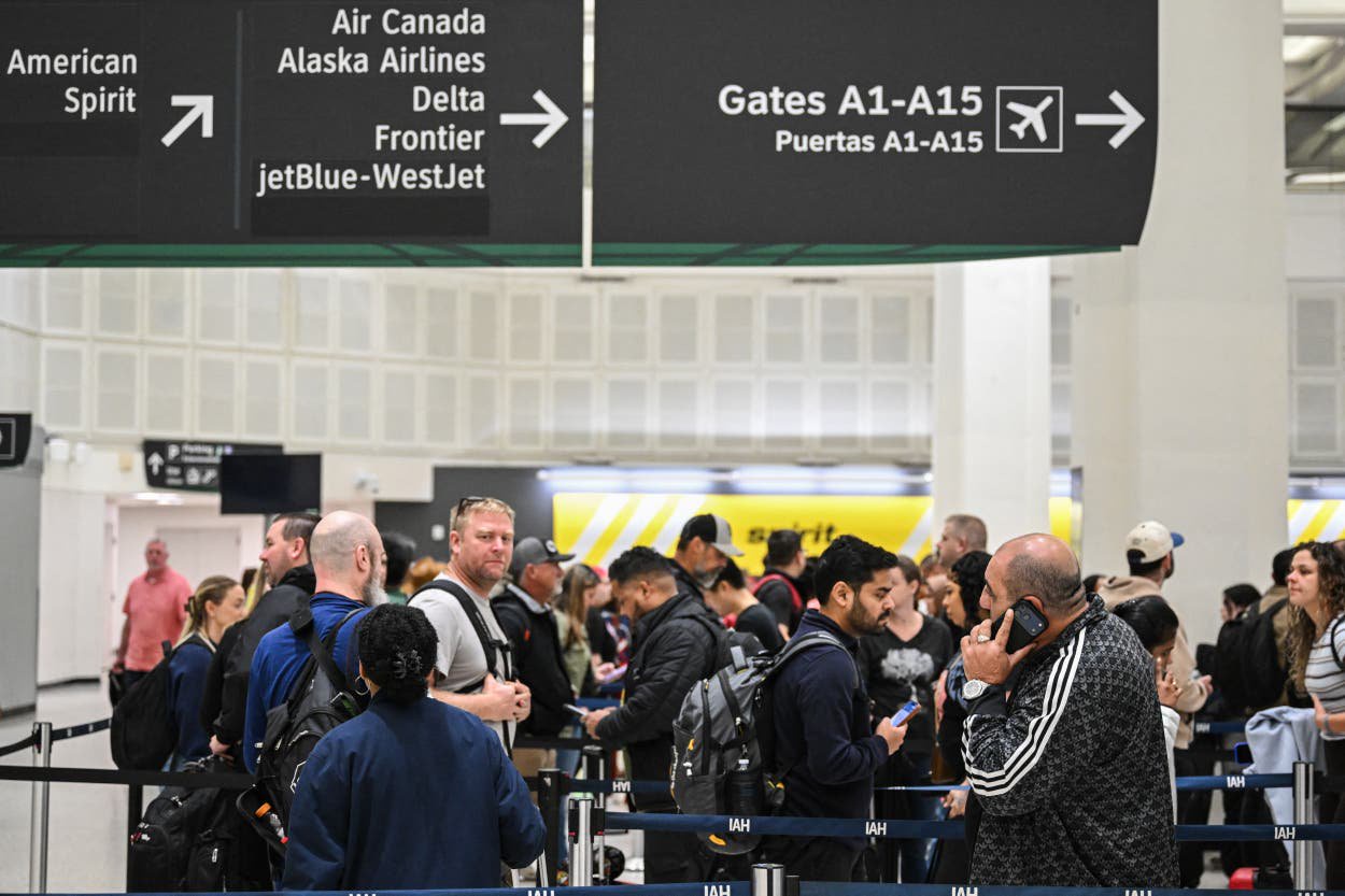 Trump is rolling back protections that kept away ‘junk’ fees when you fly. Here are the other changes