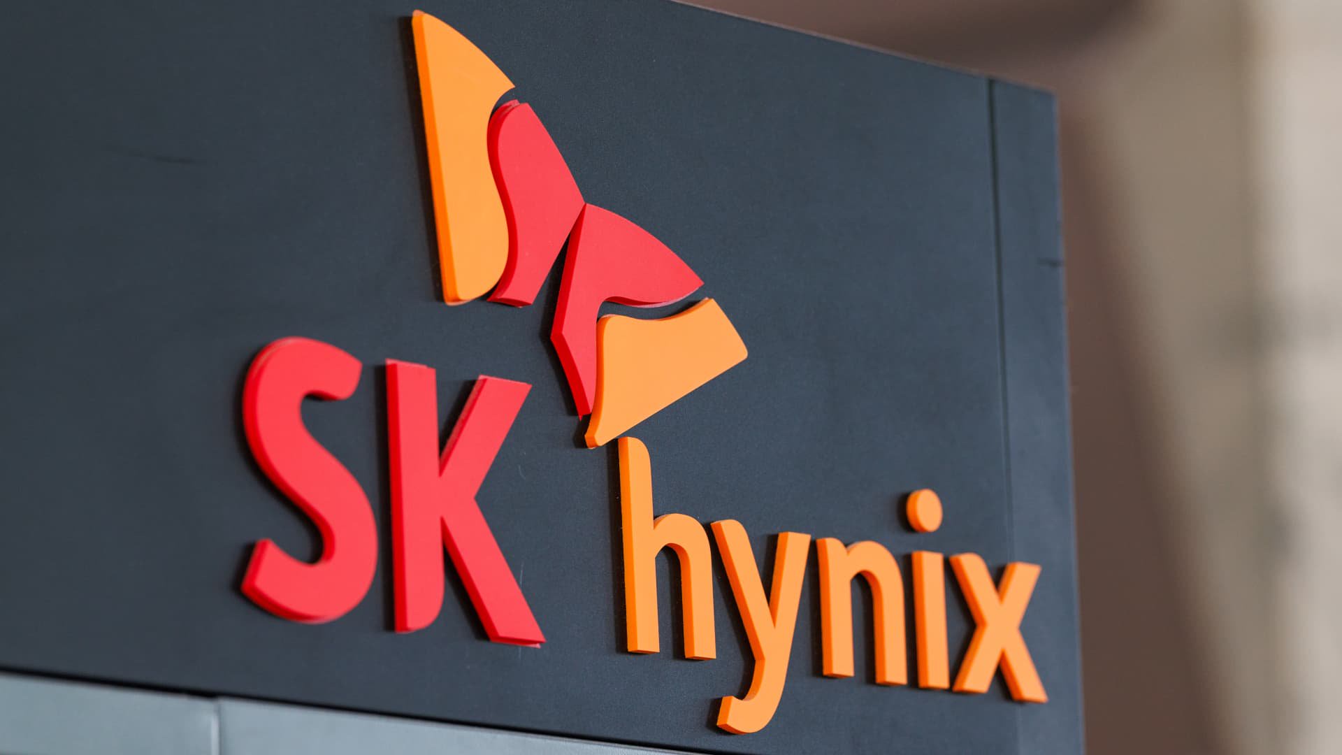 SK Hynix plunges 8% amid Asia tech rout as Fed rate hike fears, AI funding worries mount