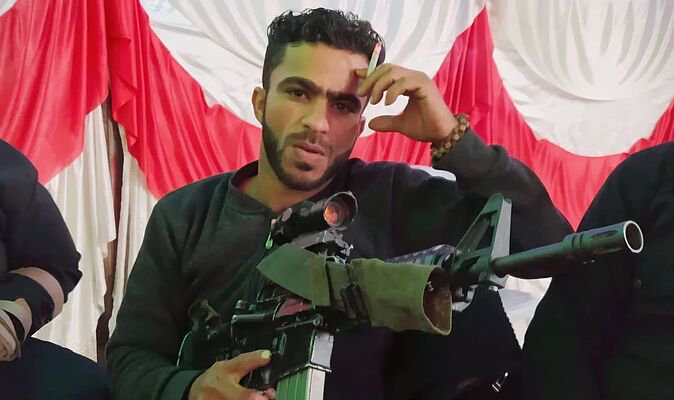 Small boat migrant who called for ‘death to all Jews’ gets semi-detached house