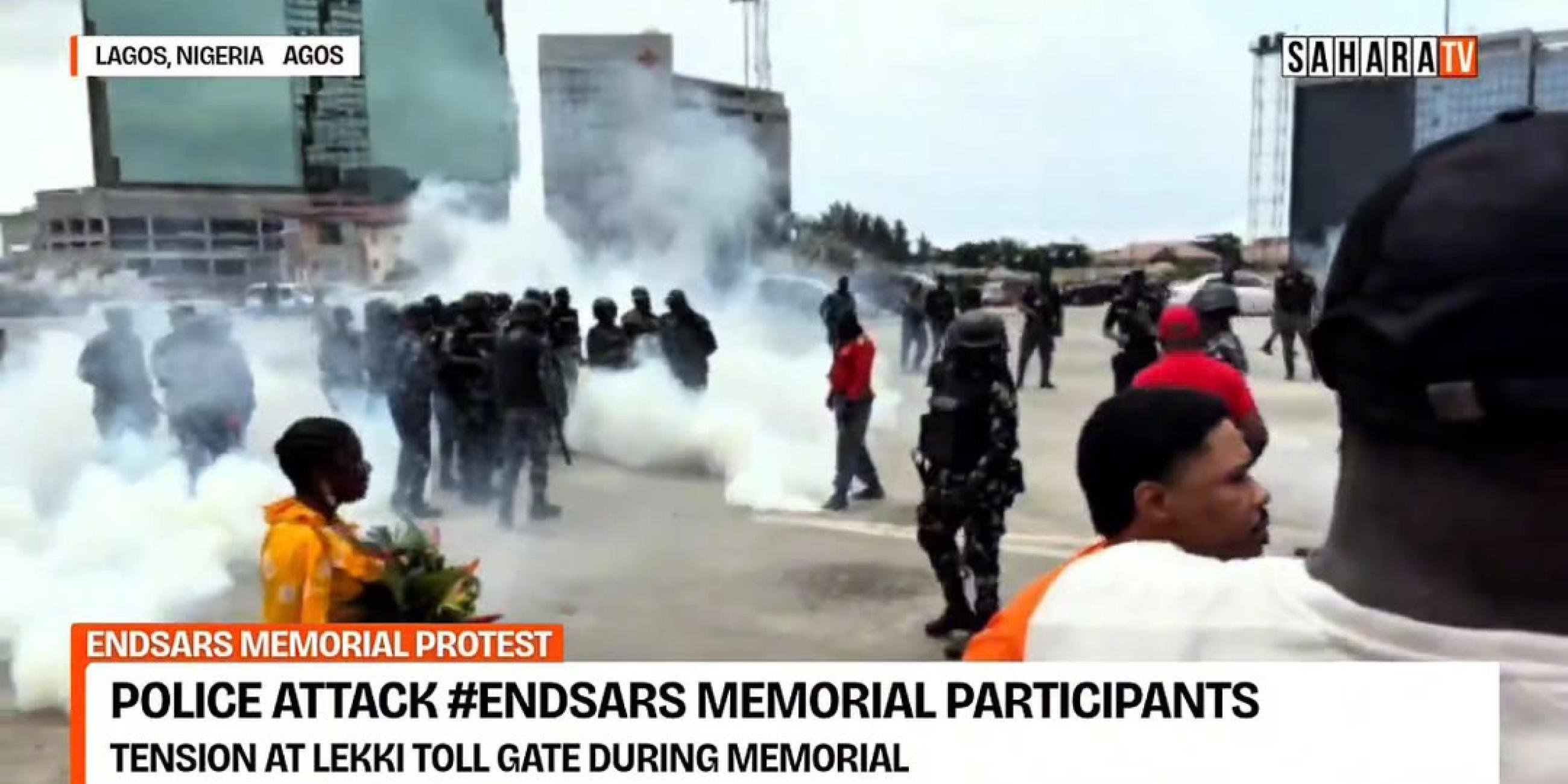 BREAKING: Police Fire Tear Gas At Gbadebo, Doherty, Other #EndSARS Memorial Participants At Lekki Toll Gate