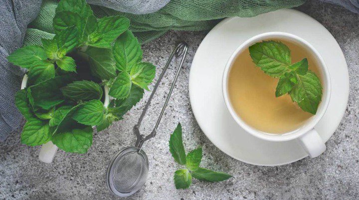 3 Drinks That May Help Reduce Stomach Gas