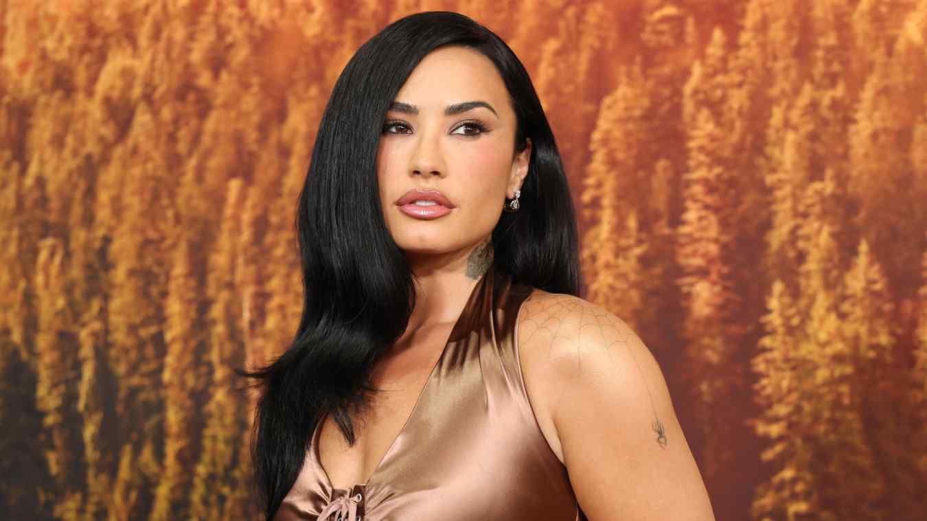 Demi Lovato Recalls Her First Meeting With Kelly Clarkson & Why She Wanted to Be Just Like Her