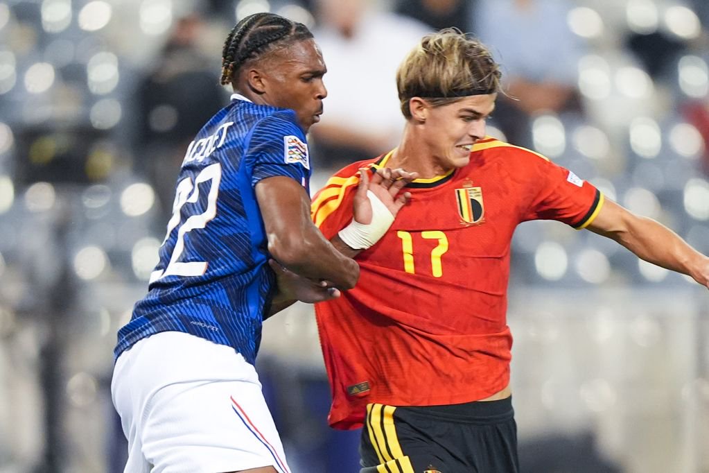 Jeremy Jacquet frustrates Kevin De Bruyne as Bradley Barcola sends Liverpool reminder
