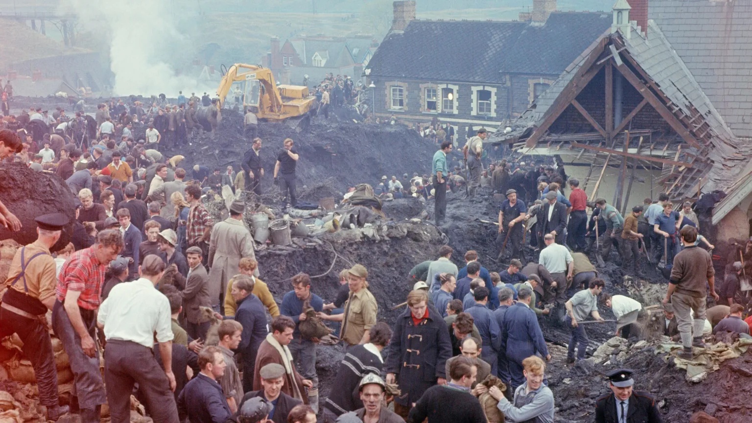 Prime minister visits Aberfan ahead of 60th anniversary of ‘horrifying tragedy’