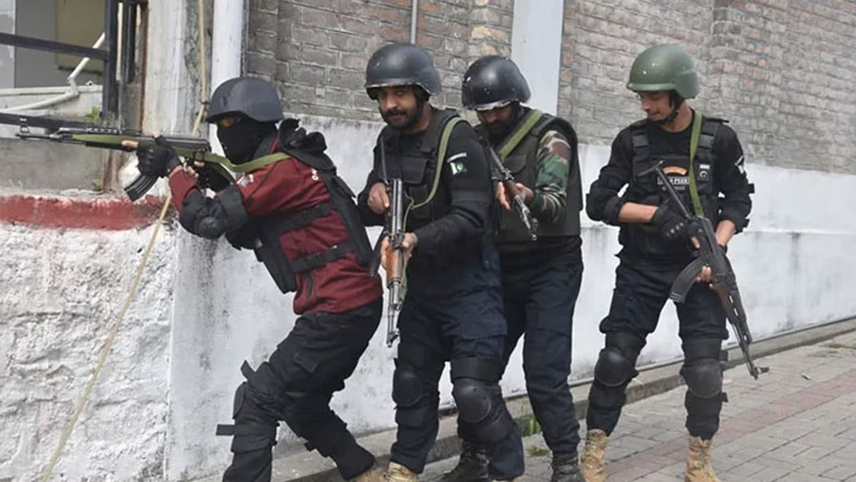 Two police officers martyred in militants attack in KP