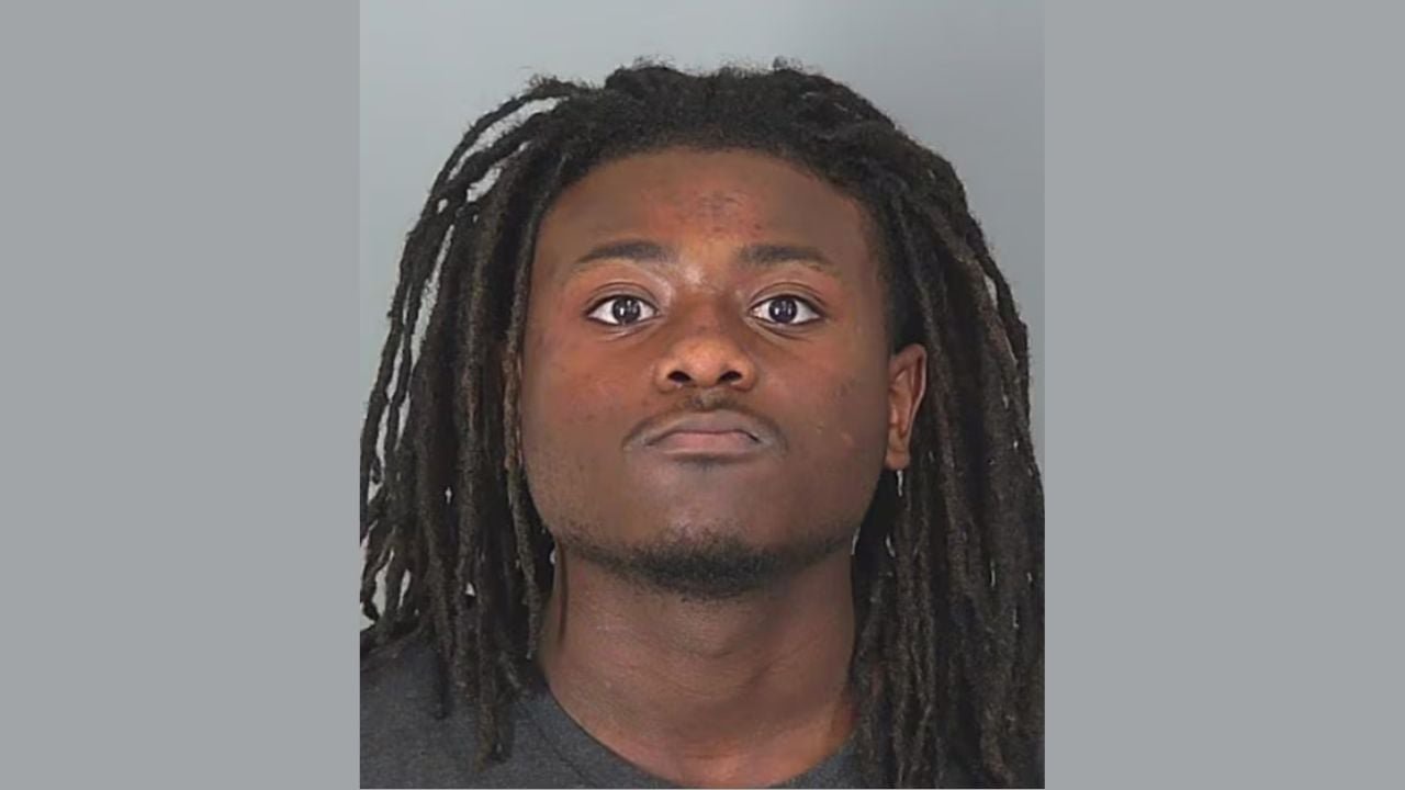 Circle K Clerk Accused of Cashing Lottery Tickets He Never Paid For. Police Say Cameras Recorded It