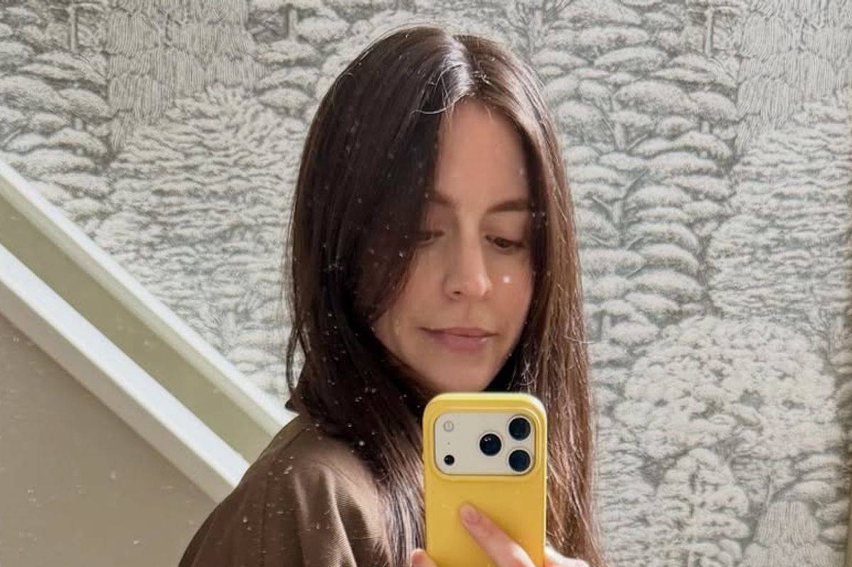 Harry Styles’ sister Gemma shares pregnancy news with snap of her baby bump