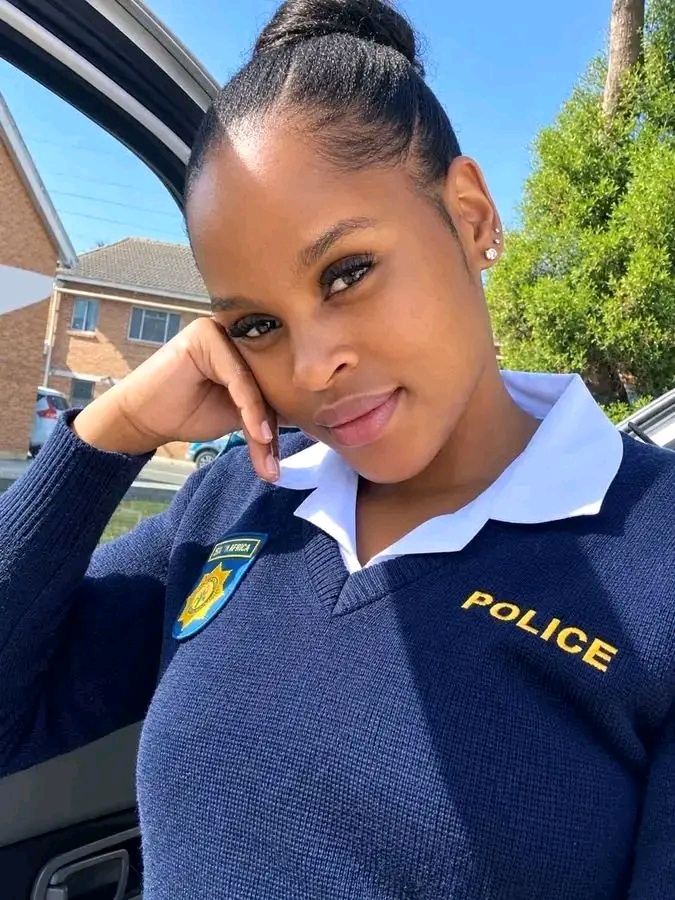 Opinion: See the Beautiful SA Police Officer Trending Among Mzansi Men, Check Out Her Photo