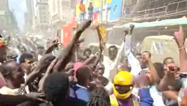“Governor Mosiria”: Nairobians Welcome Mosiria as He Visits the Collapsed Building in Eastleigh