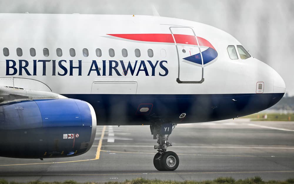 BA flight from Gatwick declares mid-air emergency following reports of ‘cracked window’