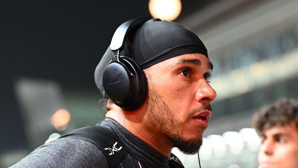 Hamilton apologises to Ferrari as Antonelli moves to brink of title