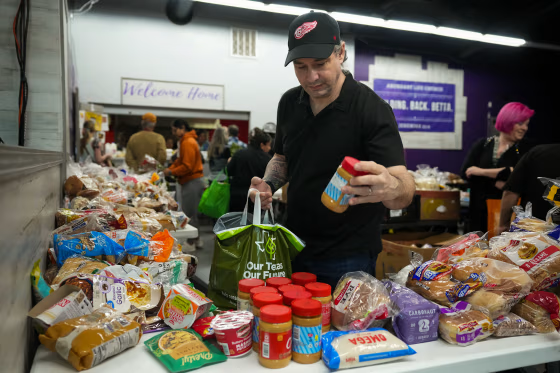 A wealth boom and a price shock are colliding ahead of the midterm elections