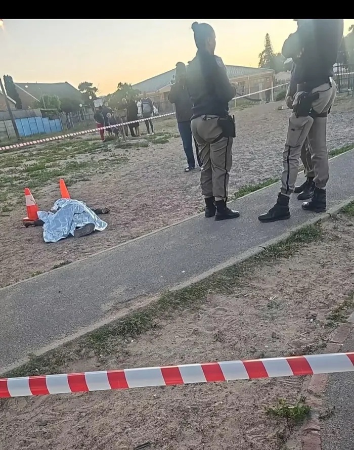 ‘DIT LYK ALMAL HET ‘N GUN’ – Mense vra where all these guns are coming from as bodies pile up