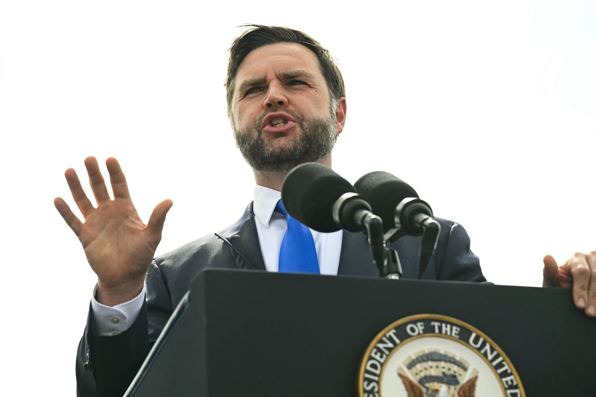 Vance humiliated by size of Texas rally crowd and ‘afraid to be exposed as a fraud’