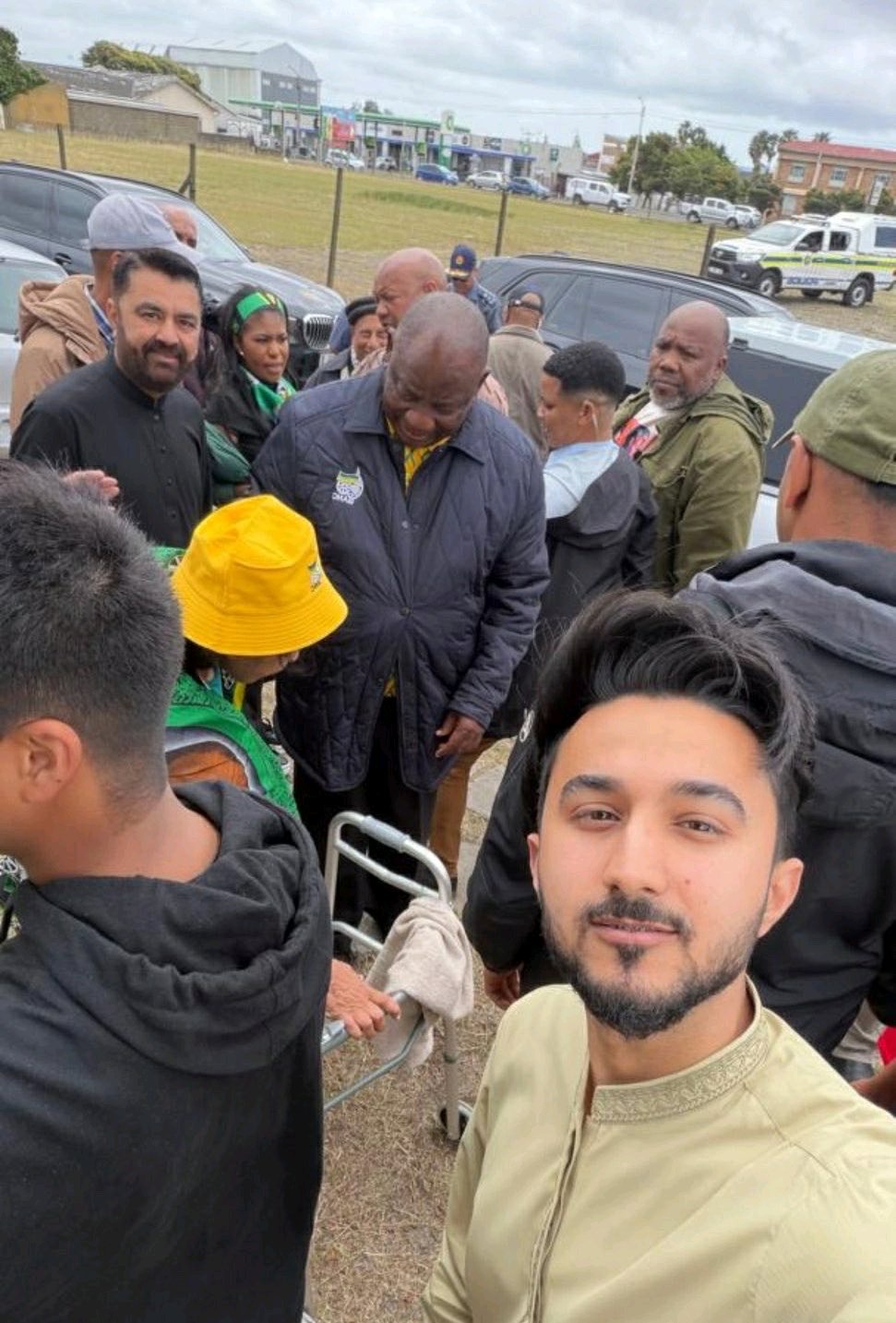 Ramaphosa photo shared with claims that he sold the country to illegal foreigners
