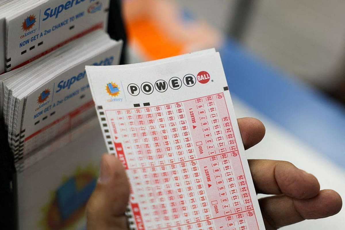 Powerball jackpot surges to $467M; winning numbers, Oct. 3 results