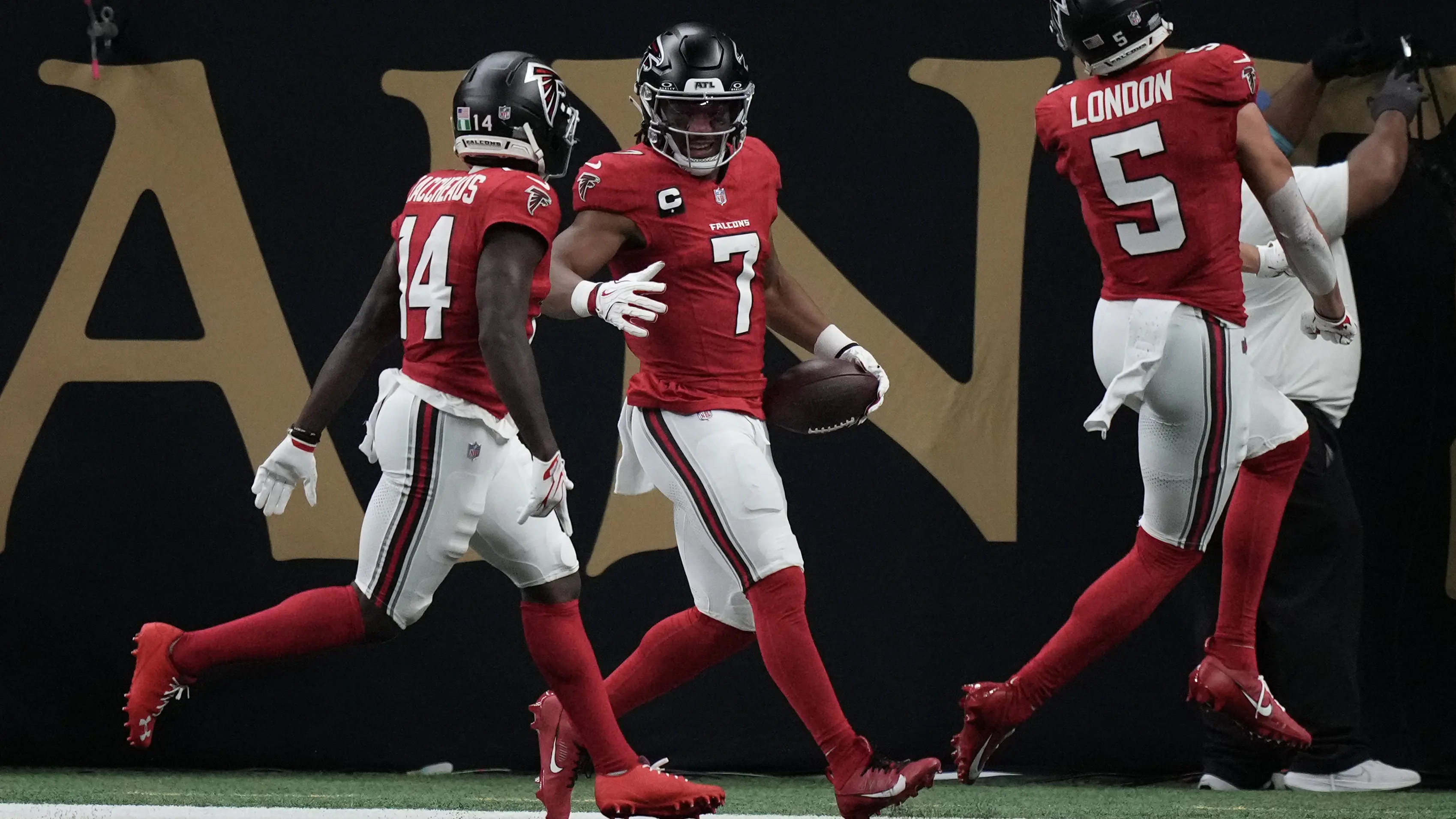 Tyler Shough under constant pressure on MNF