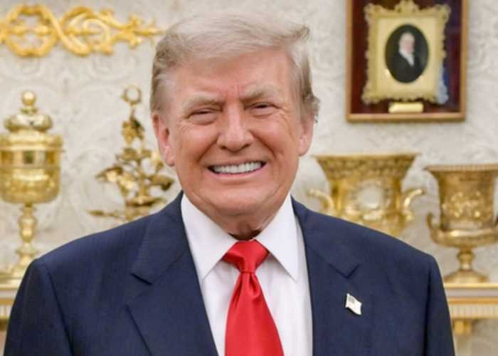 Trump Promises $5,000 to Every Adult American if Republicans Win Congress