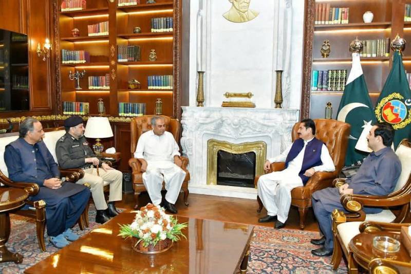 Naqvi holds key meeting in Governor House in Peshawar