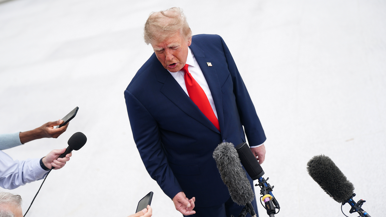 Trump urges Ukraine to change president as Zelenskyy feels ‘betrayed’ by diesel deal