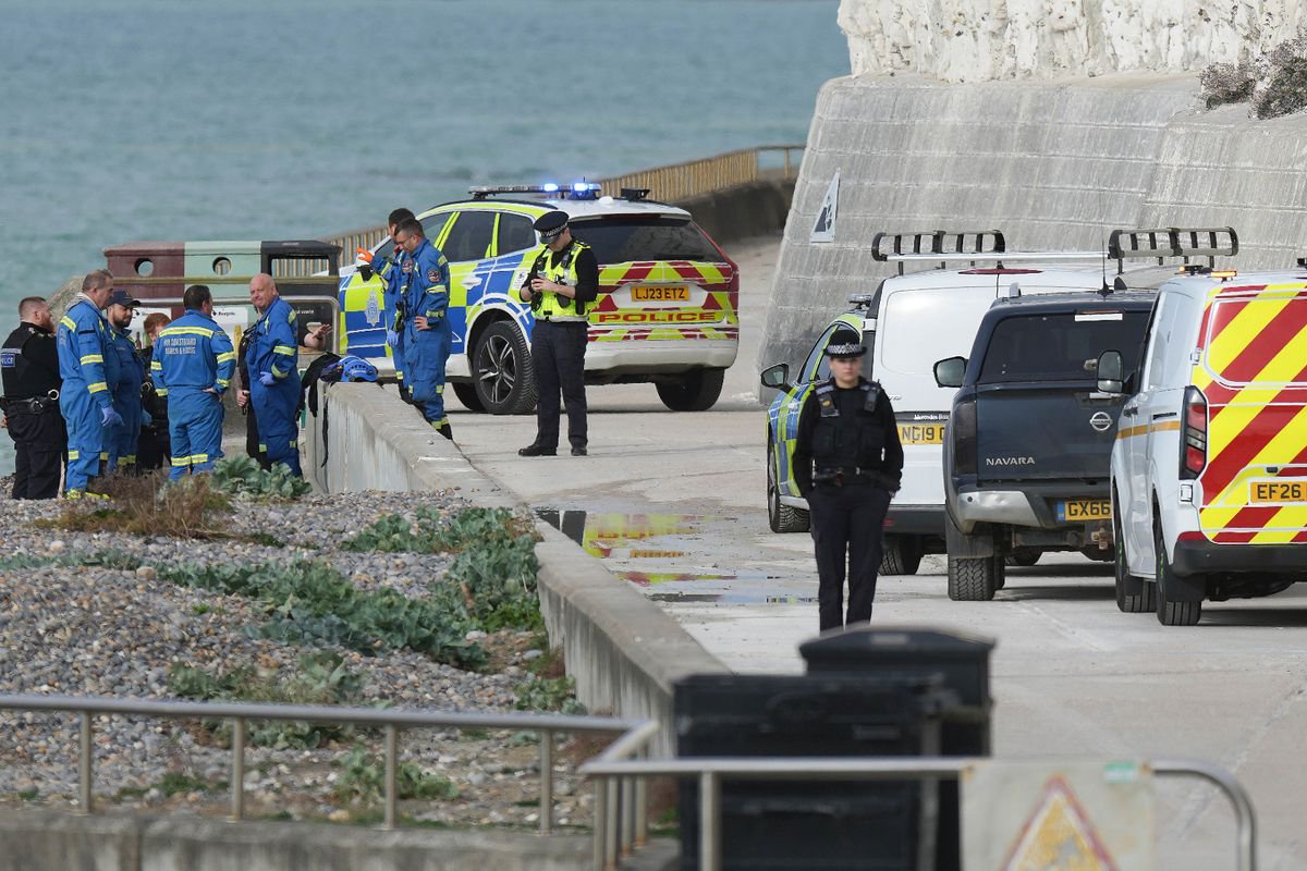 Brighton beach tragedy with man found dead after public spotted ‘person at water’s edge’