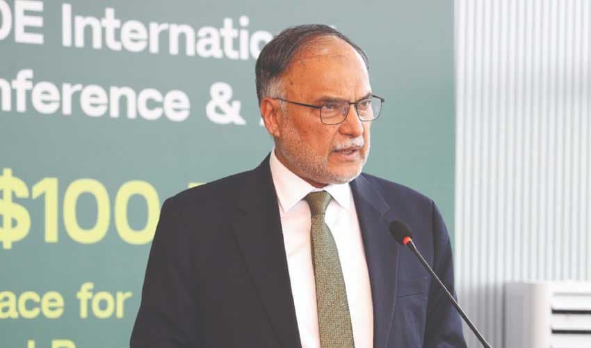 Pakistan targets $100bn in exports to secure economic independence