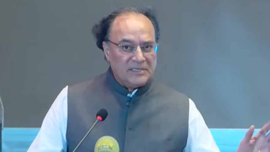 Pakistan ranks 11th in poultry production, but exports remain below $4m: Aurangzeb