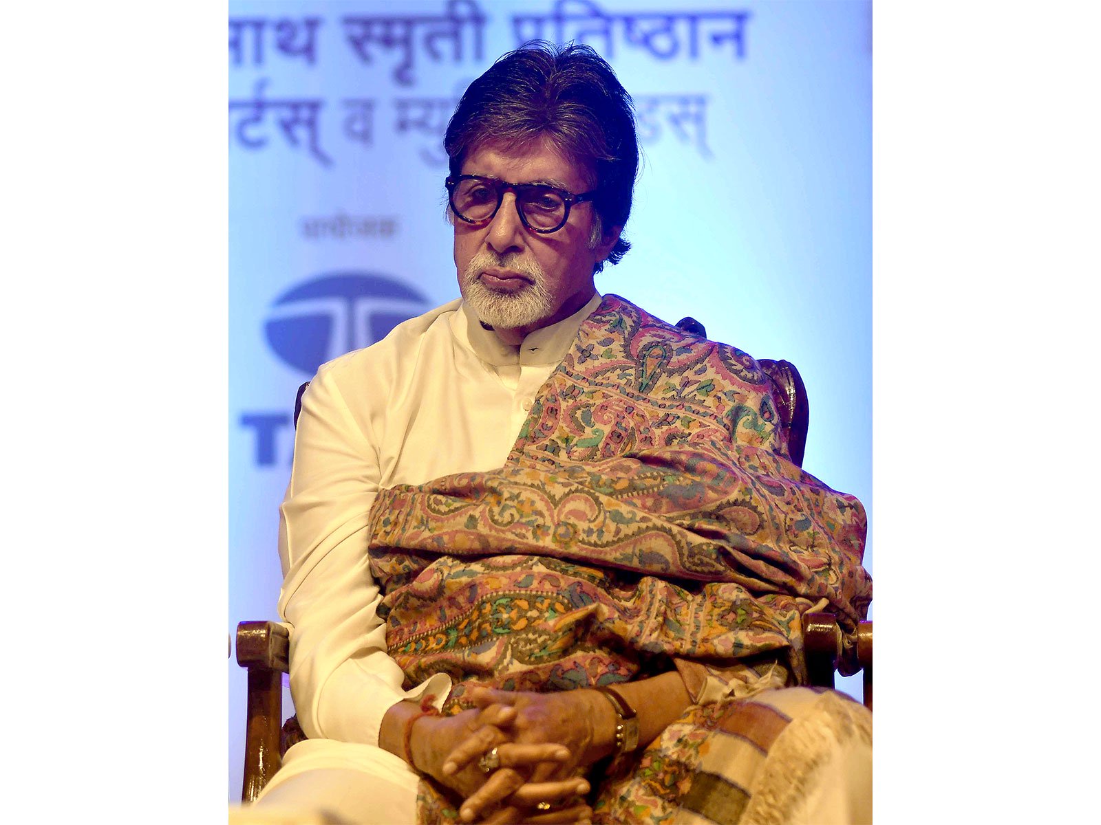 Amitabh Bachchan suffers knee injury while shooting for ‘Kaun Banega Crorepati 18’, says “having difficulty standing”