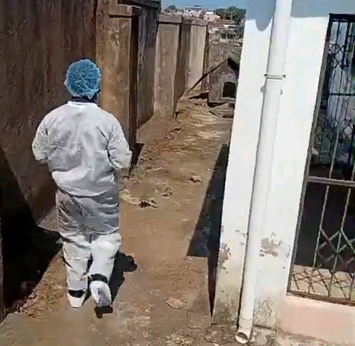 SAPS Forensics Arrives after Grandson Found Eating Breakfast Next to Grandmother’s Decomposed Body In Illovo